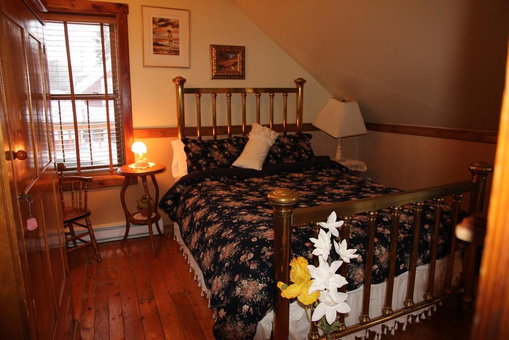 B&B Les Deux Pignons Petit-Saguenay Δωμάτιο φωτογραφία