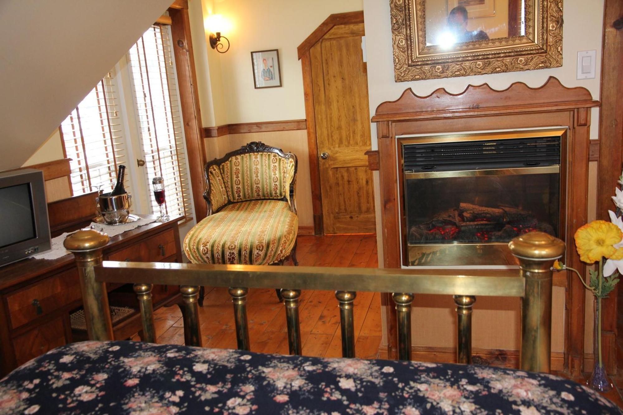 B&B Les Deux Pignons Petit-Saguenay Δωμάτιο φωτογραφία
