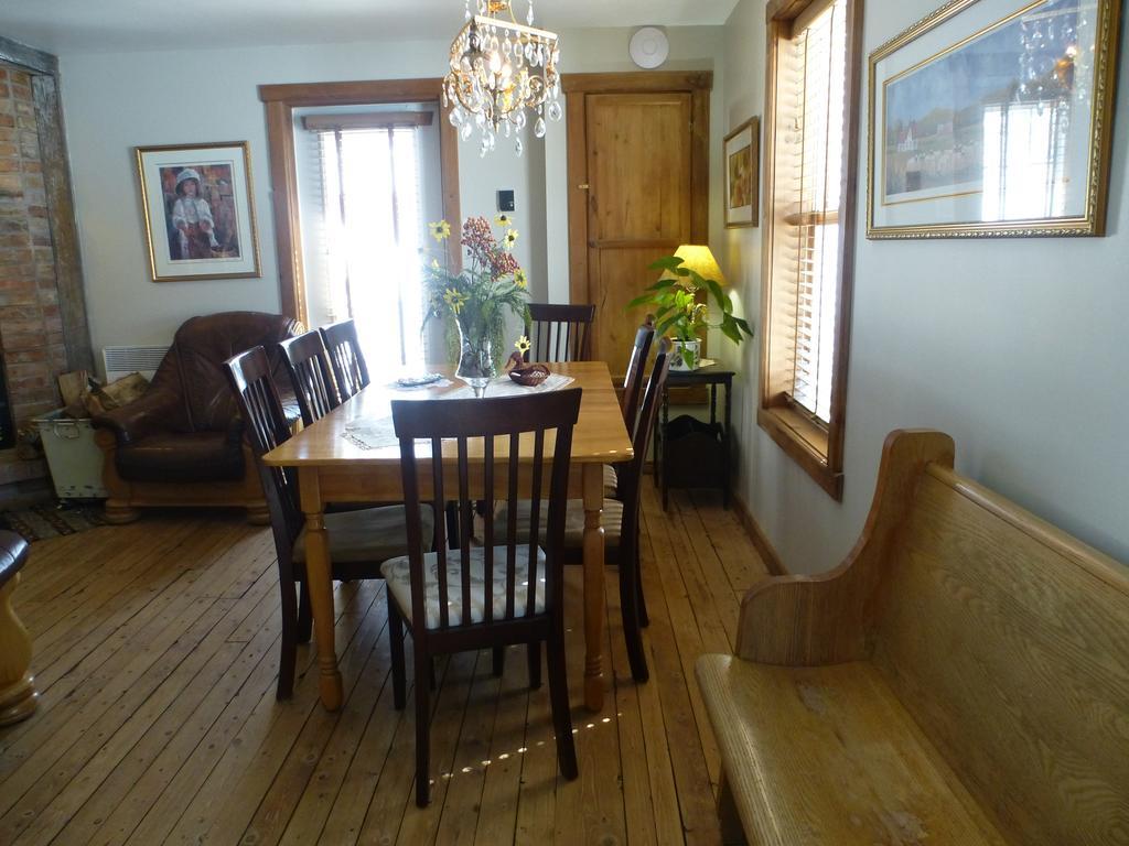 B&B Les Deux Pignons Petit-Saguenay Εξωτερικό φωτογραφία