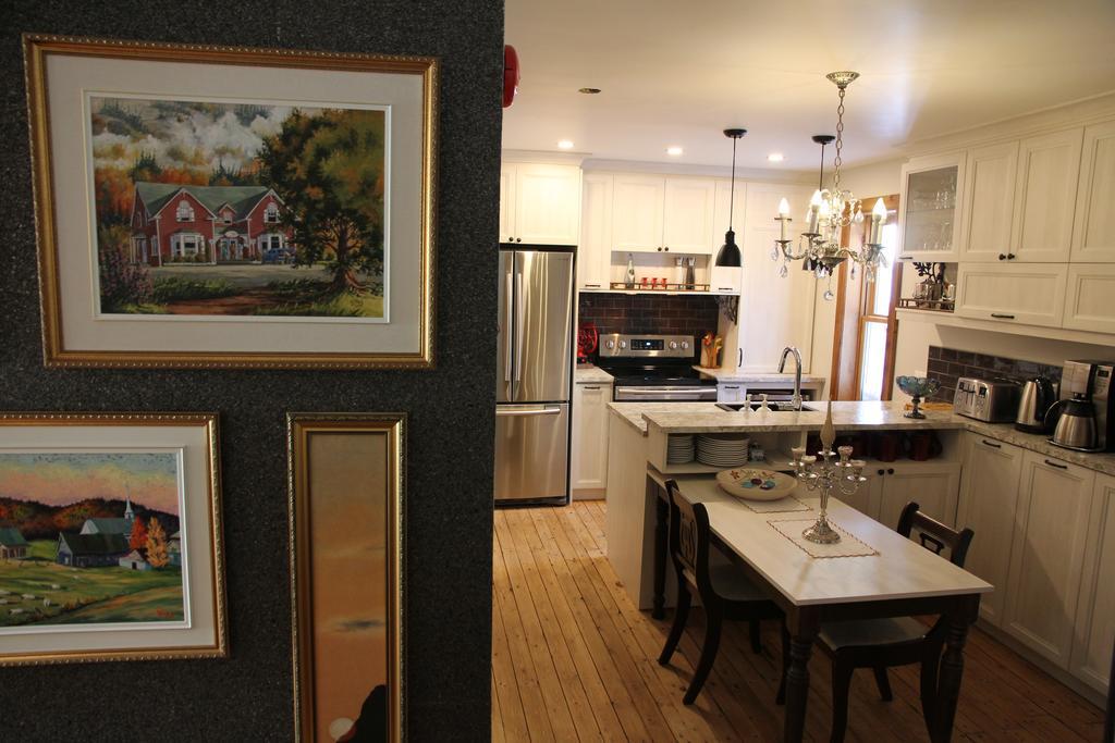 B&B Les Deux Pignons Petit-Saguenay Εξωτερικό φωτογραφία