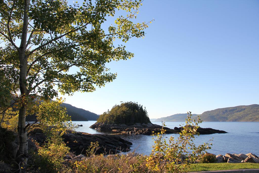 B&B Les Deux Pignons Petit-Saguenay Εξωτερικό φωτογραφία