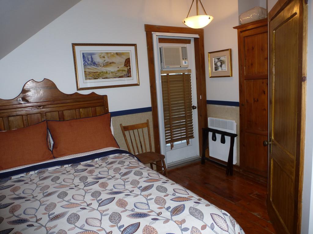 B&B Les Deux Pignons Petit-Saguenay Εξωτερικό φωτογραφία