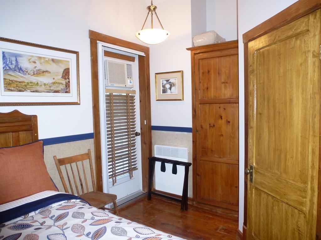 B&B Les Deux Pignons Petit-Saguenay Εξωτερικό φωτογραφία