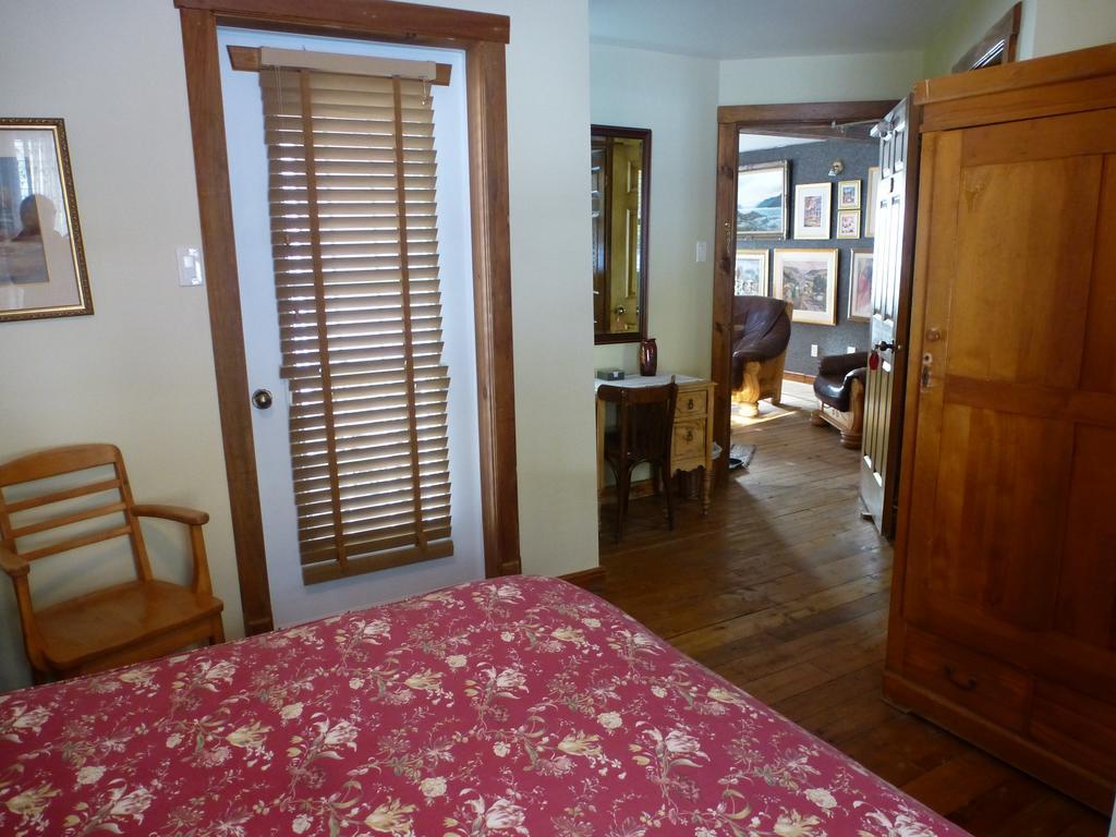 B&B Les Deux Pignons Petit-Saguenay Εξωτερικό φωτογραφία