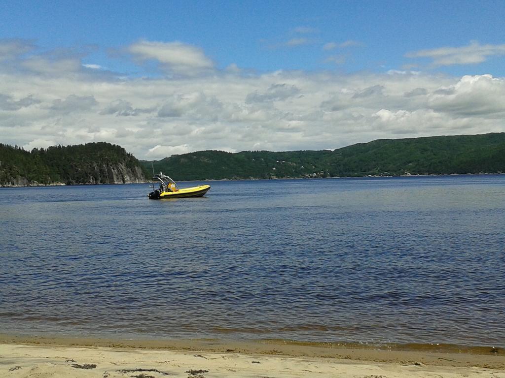 B&B Les Deux Pignons Petit-Saguenay Εξωτερικό φωτογραφία