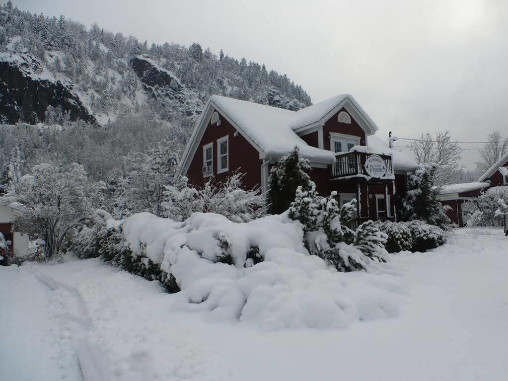B&B Les Deux Pignons Petit-Saguenay Εξωτερικό φωτογραφία